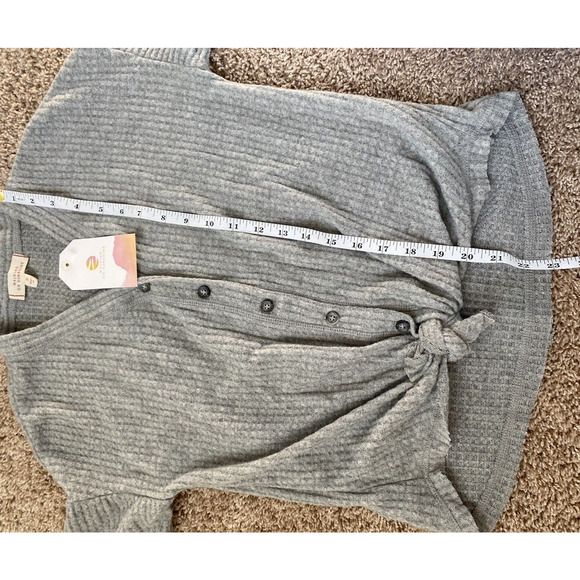 Walking On Sunshine Juniors Medium Heather Gray Waffle Knit Button Tie Front Top - Picture 5 of 7